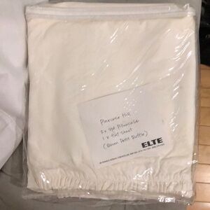 Pinecone Hill 2 pillowcases and flat sheet - NEW